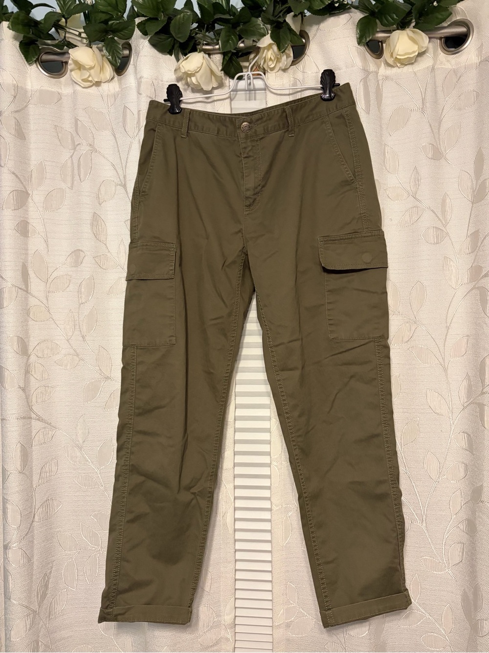 Banana Republic Olive Utility Cropped Cargo Pants